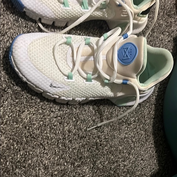 Nike Cream and Blue Sneakers - Picture 3 of 3